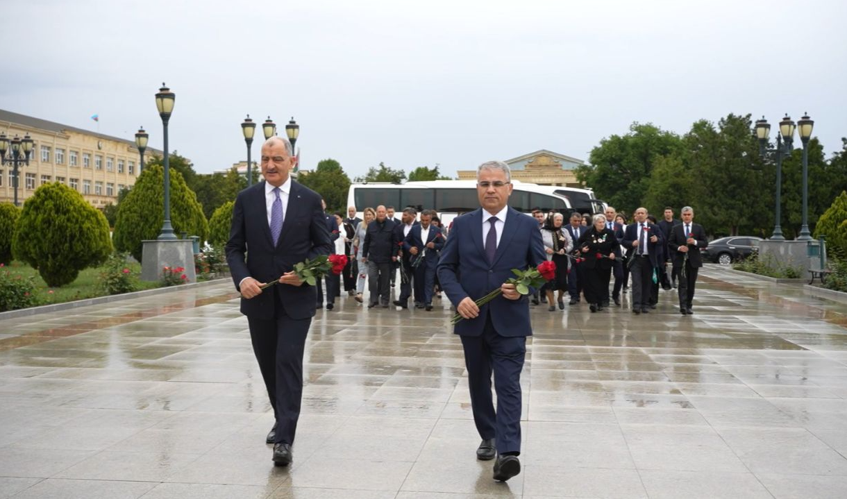 "Naxçıvandan Xankəndiyə uzanan Zəfər yolu” adlı konfrans keçirildi - FOTOLAR